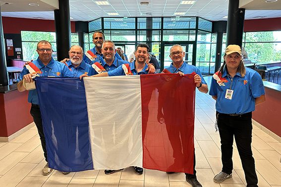 Concours d'imitation des chants d'oiseaux 2025 à Forcalquier l'equipe de France deuxième du concours